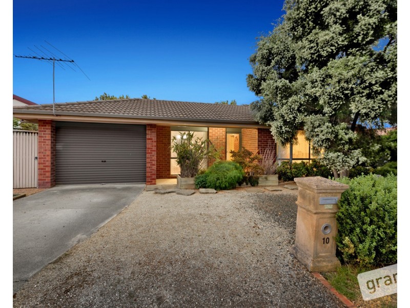 10 Wilmott Close, Berwick VIC 3806