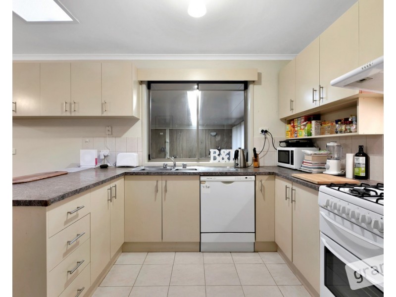 10 Wilmott Close, Berwick VIC 3806