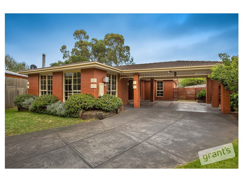 6 Gifford Close, Berwick VIC 3806