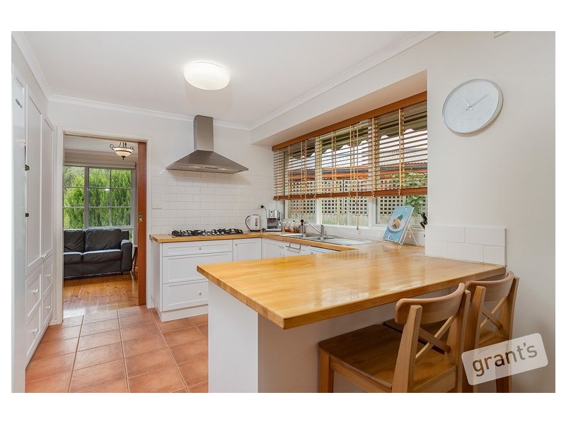 6 Gifford Close, Berwick VIC 3806