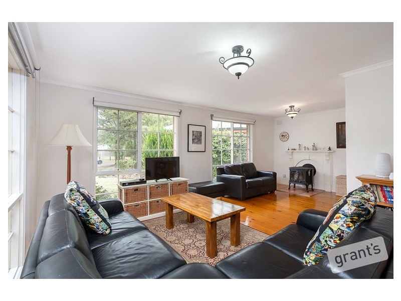 6 Gifford Close, Berwick VIC 3806