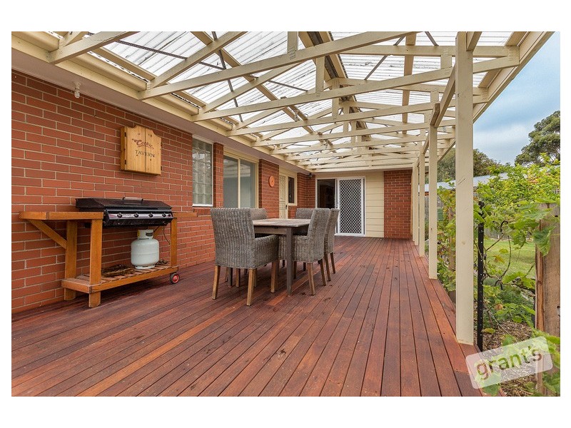 6 Gifford Close, Berwick VIC 3806