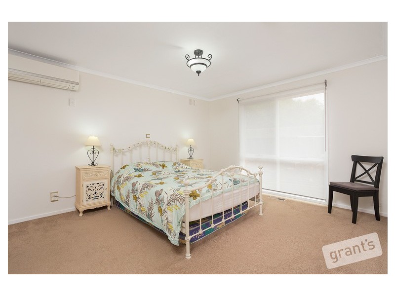 6 Gifford Close, Berwick VIC 3806