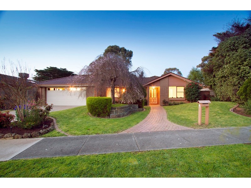 4 Yarrow Court, Berwick VIC 3806