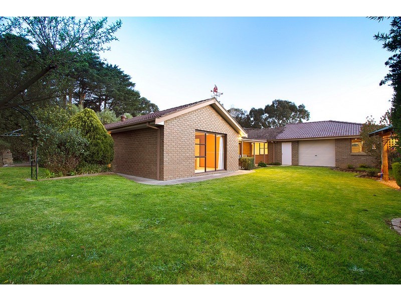 4 Yarrow Court, Berwick VIC 3806