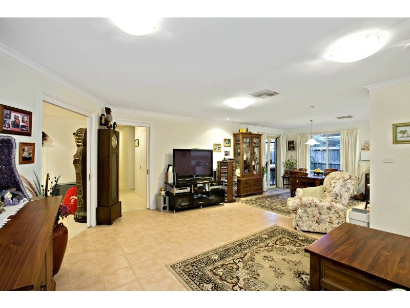 48 Marlesford Crescent, Berwick VIC 3806