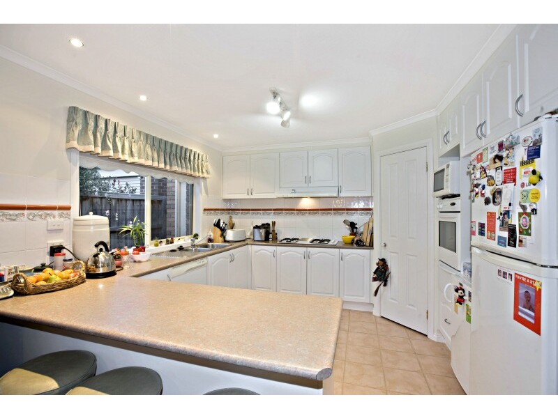 48 Marlesford Crescent, Berwick VIC 3806