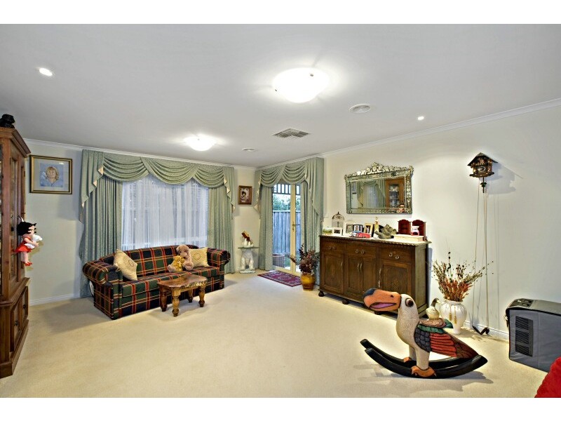 48 Marlesford Crescent, Berwick VIC 3806