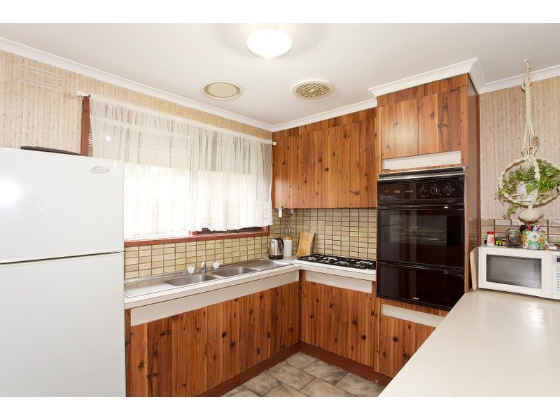 12 Gifford Close, Berwick VIC 3806