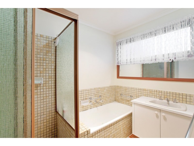 12 Gifford Close, Berwick VIC 3806