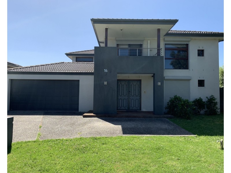 16 Lia Amie Place, Berwick VIC 3806