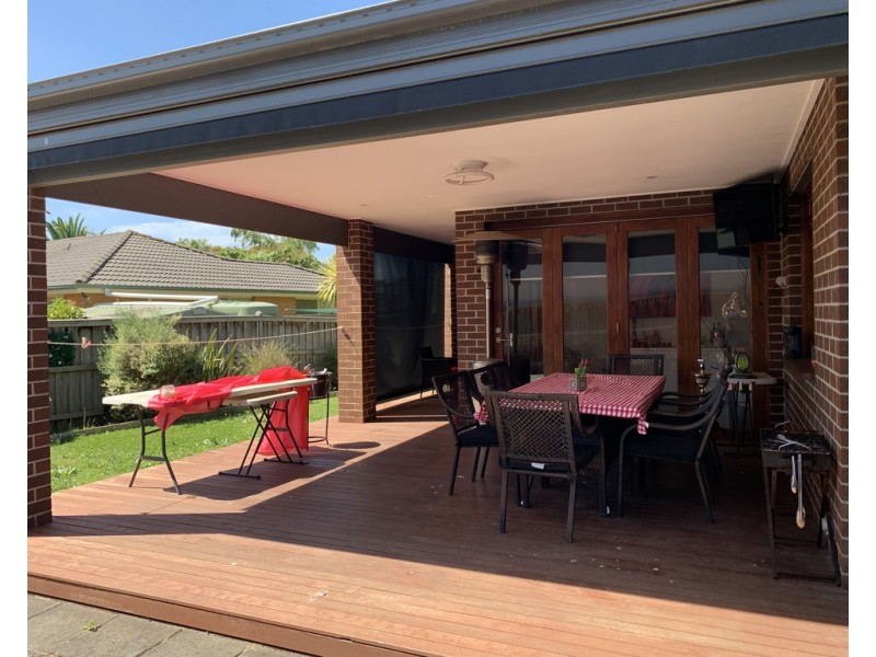 16 Lia Amie Place, Berwick VIC 3806