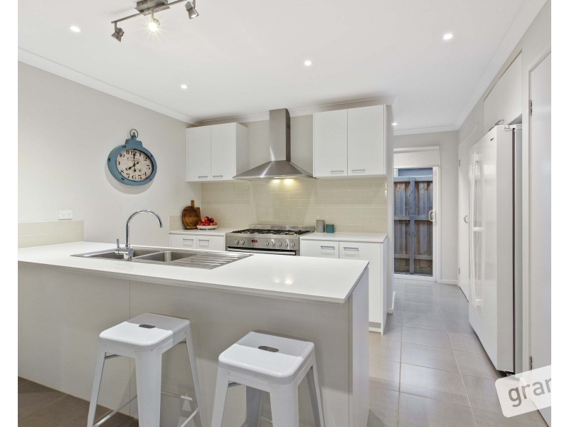 21 Lexington Crescent, Officer VIC 3809