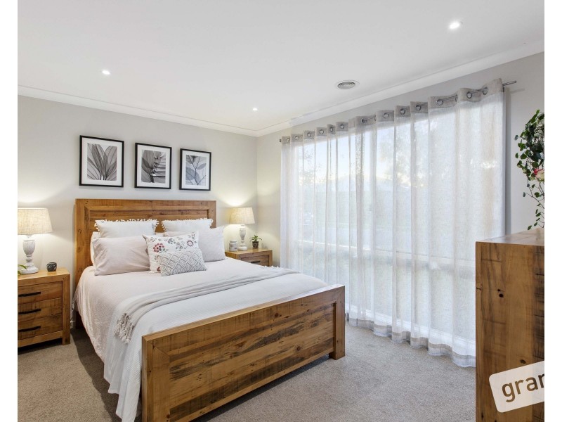 21 Lexington Crescent, Officer VIC 3809