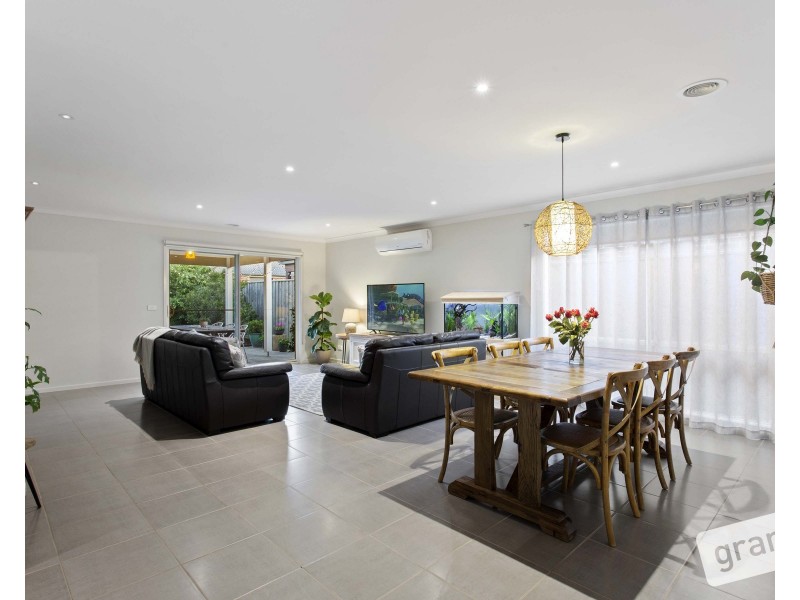 21 Lexington Crescent, Officer VIC 3809