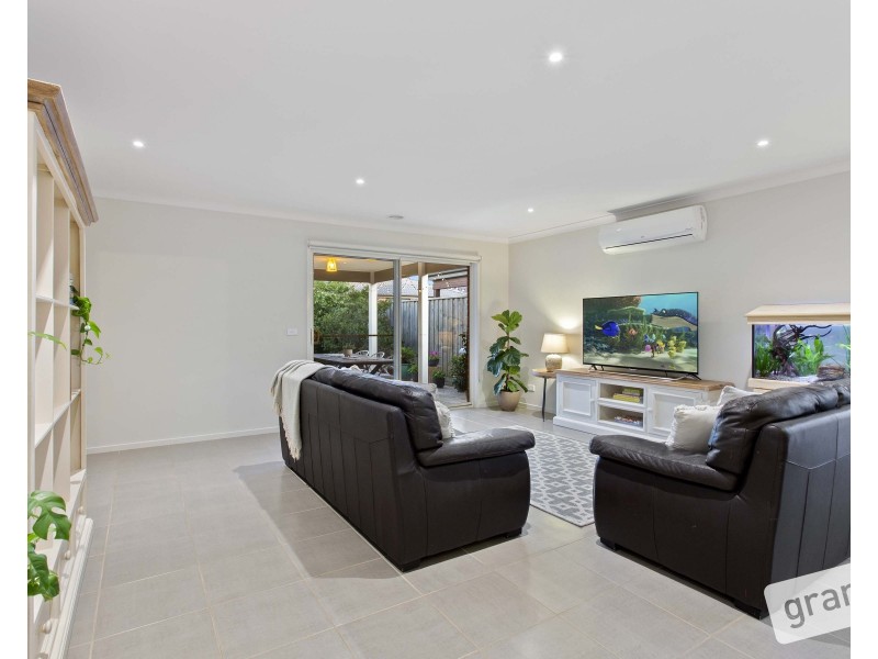 21 Lexington Crescent, Officer VIC 3809