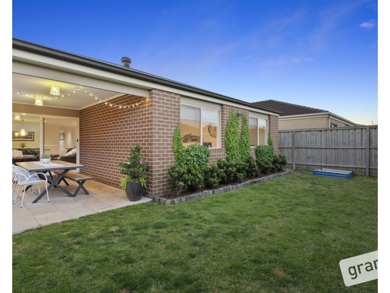 21 Lexington Crescent, Officer VIC 3809