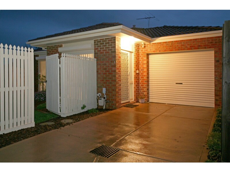 1/5 Dingle Court, Berwick VIC 3806