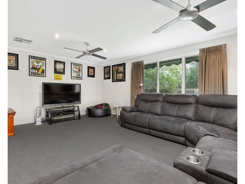 34 Willslie Crescent, Berwick VIC 3806