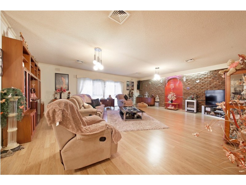 48 Ambleside Crescent, Berwick VIC 3806