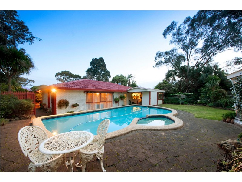 48 Ambleside Crescent, Berwick VIC 3806