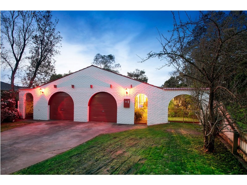 48 Ambleside Crescent, Berwick VIC 3806