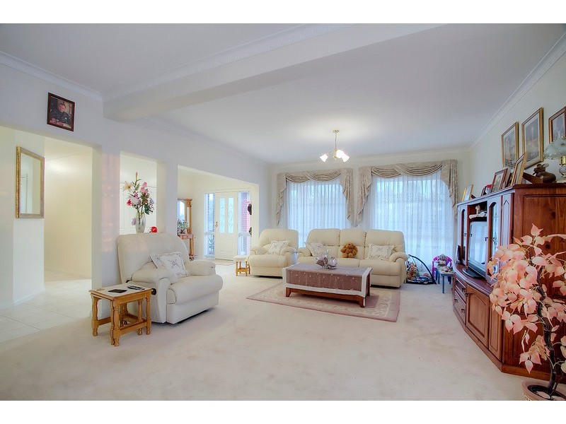 55 Chirnside Road, Berwick VIC 3806