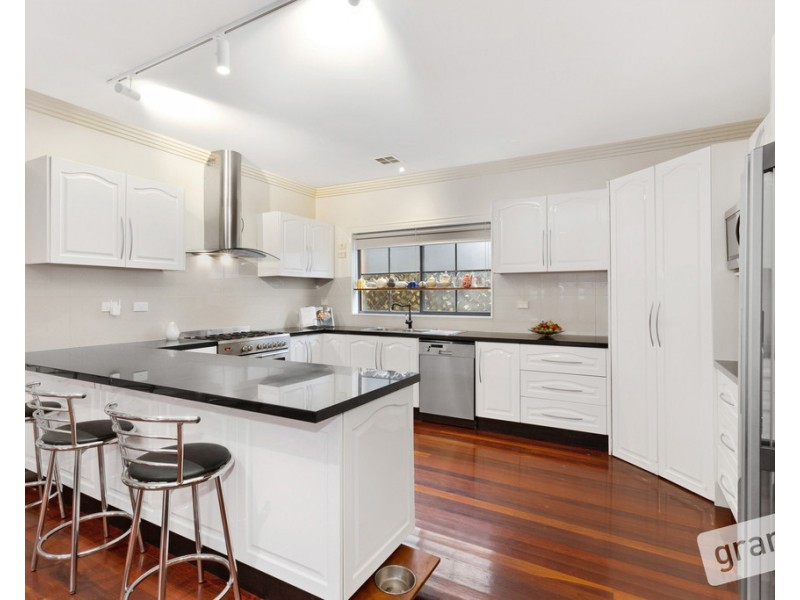 1 Allunga Parade, Berwick VIC 3806