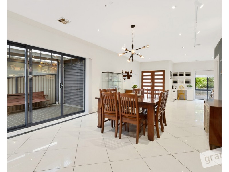 1 Allunga Parade, Berwick VIC 3806