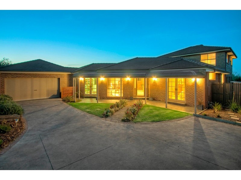 22 Edgbaston Circuit, Berwick VIC 3806
