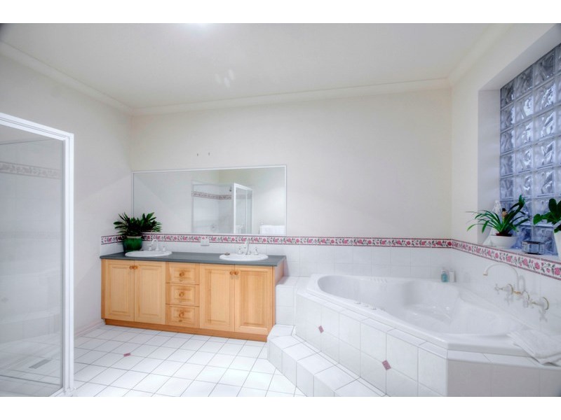 22 Edgbaston Circuit, Berwick VIC 3806