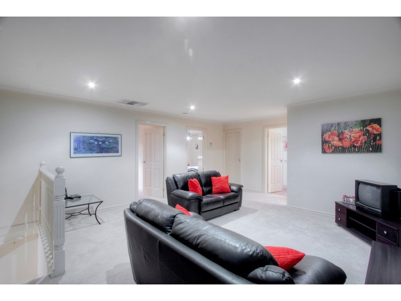 22 Edgbaston Circuit, Berwick VIC 3806