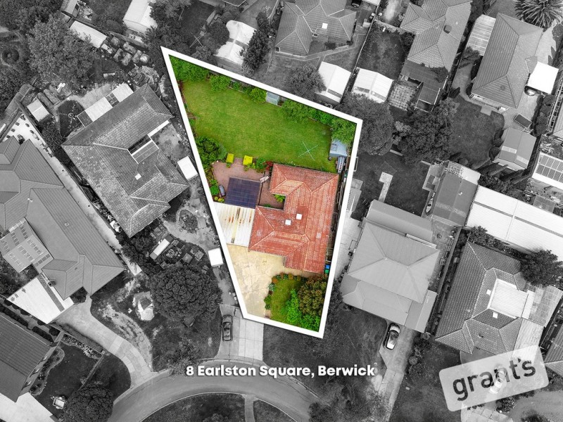 8 Earlston Square, Berwick VIC 3806