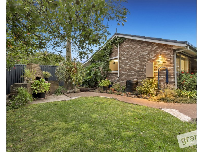 34 Strathavan Drive, Berwick VIC 3806