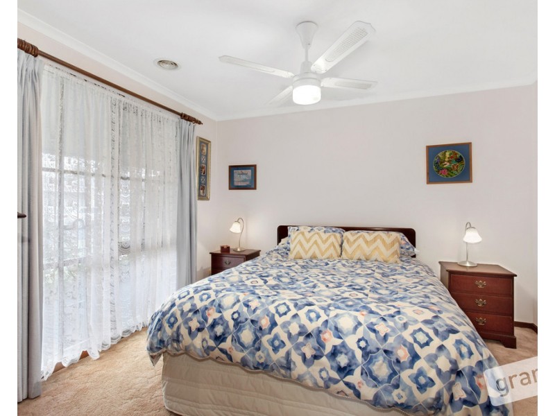 34 Strathavan Drive, Berwick VIC 3806