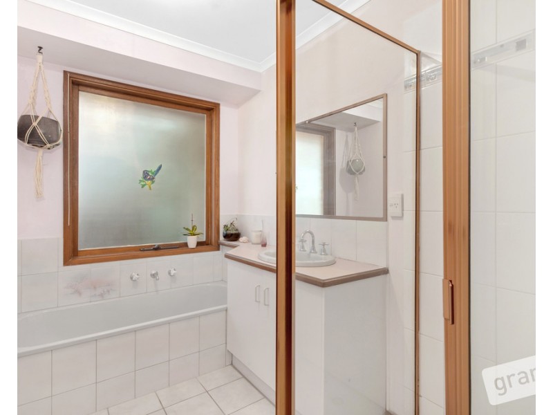 34 Strathavan Drive, Berwick VIC 3806