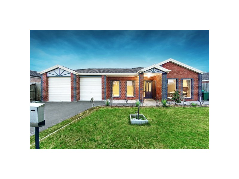 52 Majestic Boulevard, Cranbourne VIC 3977