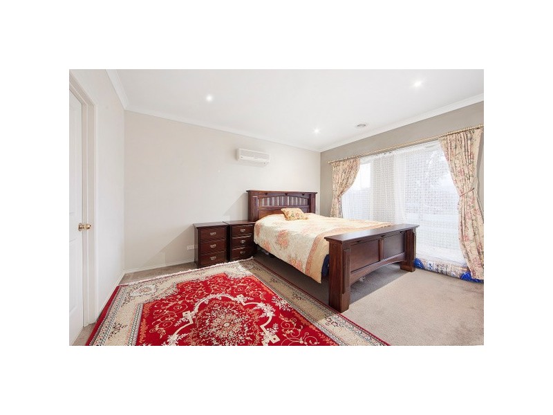 52 Majestic Boulevard, Cranbourne VIC 3977
