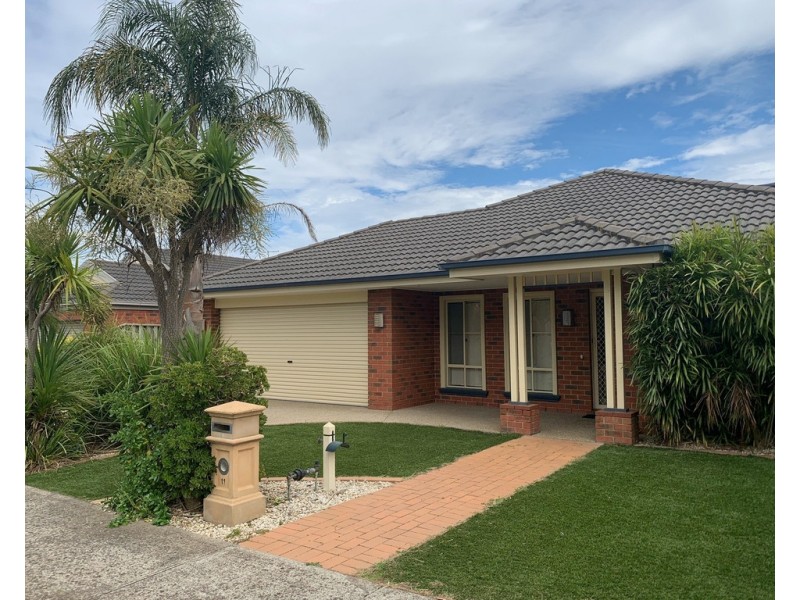 11 Norwich Drive, Berwick VIC 3806