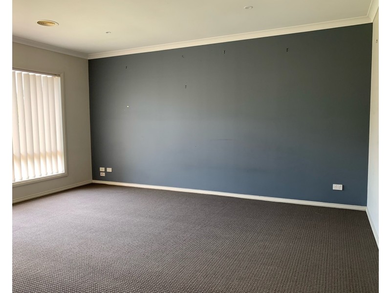 11 Norwich Drive, Berwick VIC 3806