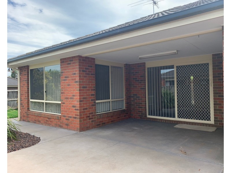 11 Norwich Drive, Berwick VIC 3806