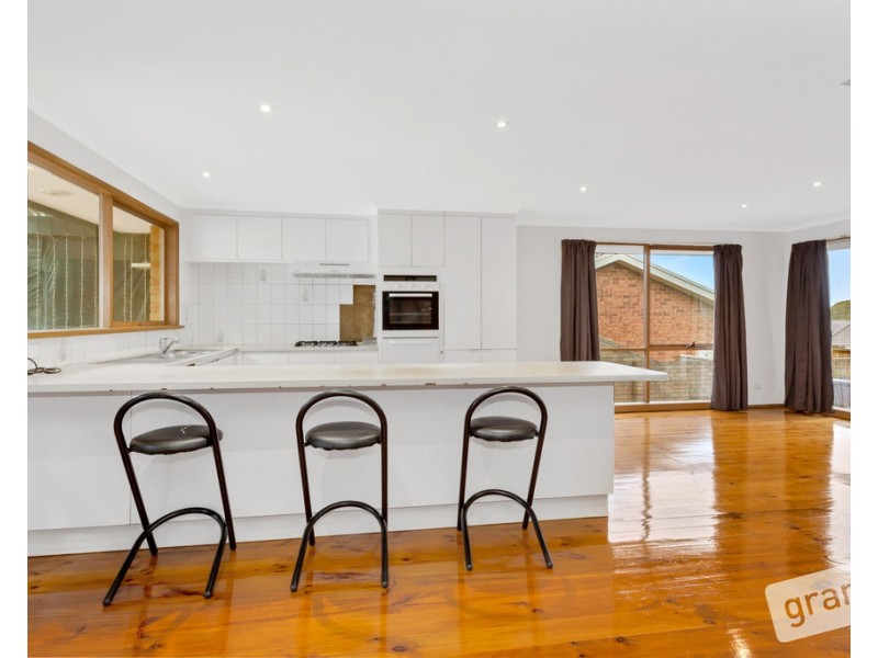 52 Blackwood Drive, Narre Warren VIC 3805