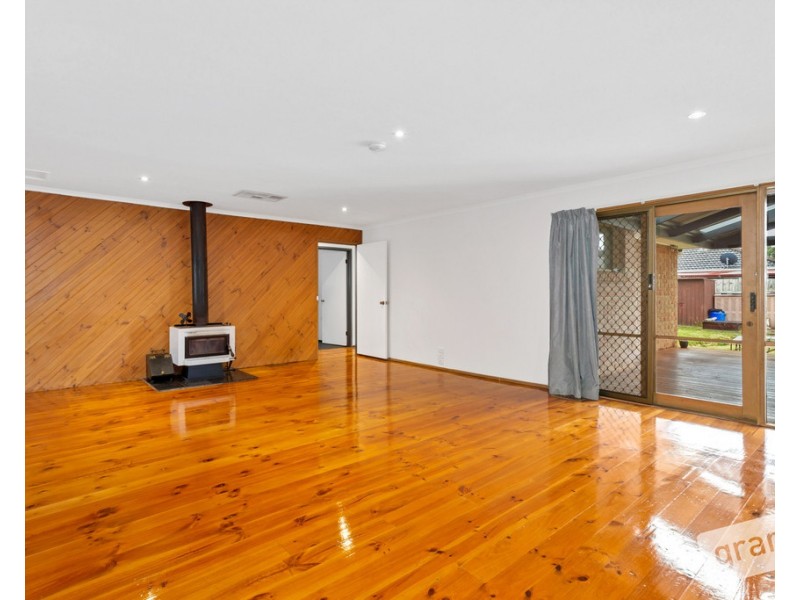 52 Blackwood Drive, Narre Warren VIC 3805