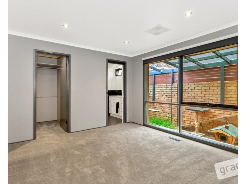 52 Blackwood Drive, Narre Warren VIC 3805