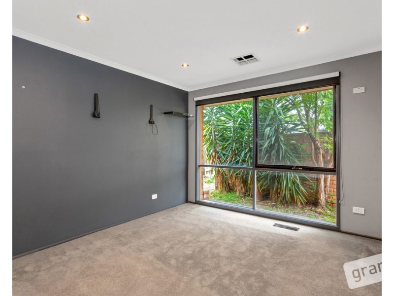 52 Blackwood Drive, Narre Warren VIC 3805