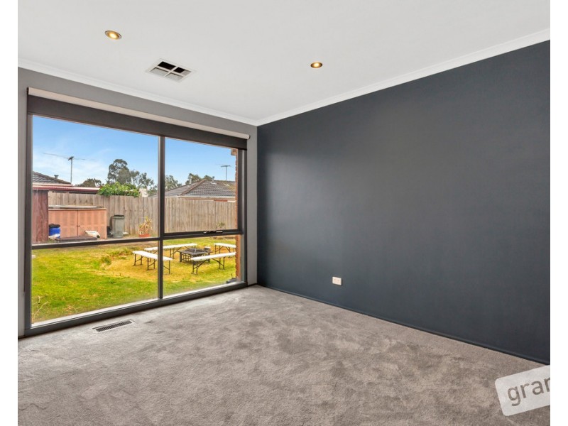 52 Blackwood Drive, Narre Warren VIC 3805