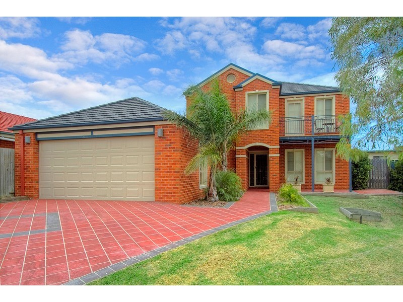 4 Charles Conder Place, Berwick VIC 3806