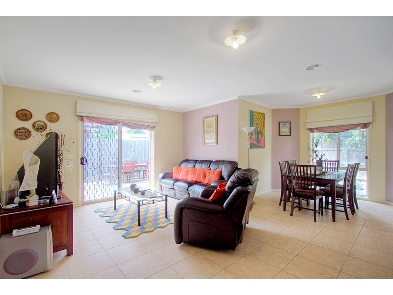 4 Charles Conder Place, Berwick VIC 3806