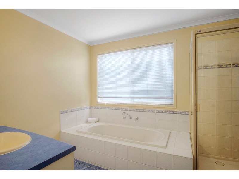 4 Charles Conder Place, Berwick VIC 3806