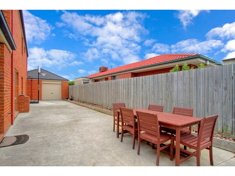 4 Charles Conder Place, Berwick VIC 3806